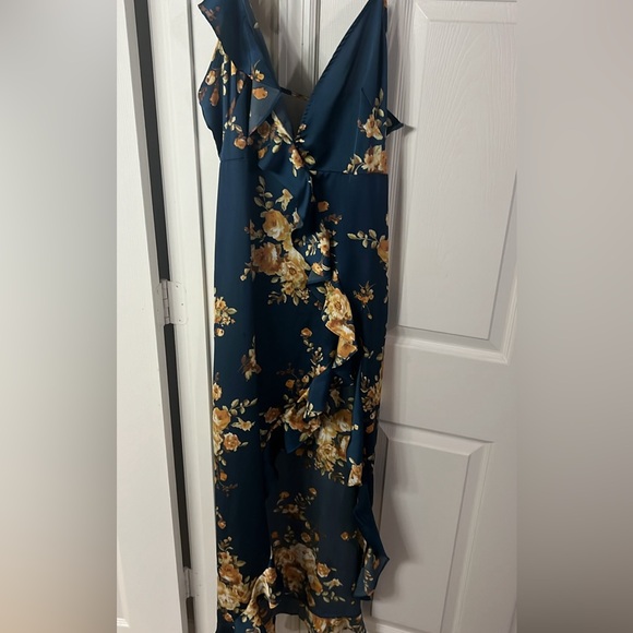 Dress - Picture 2 of 3